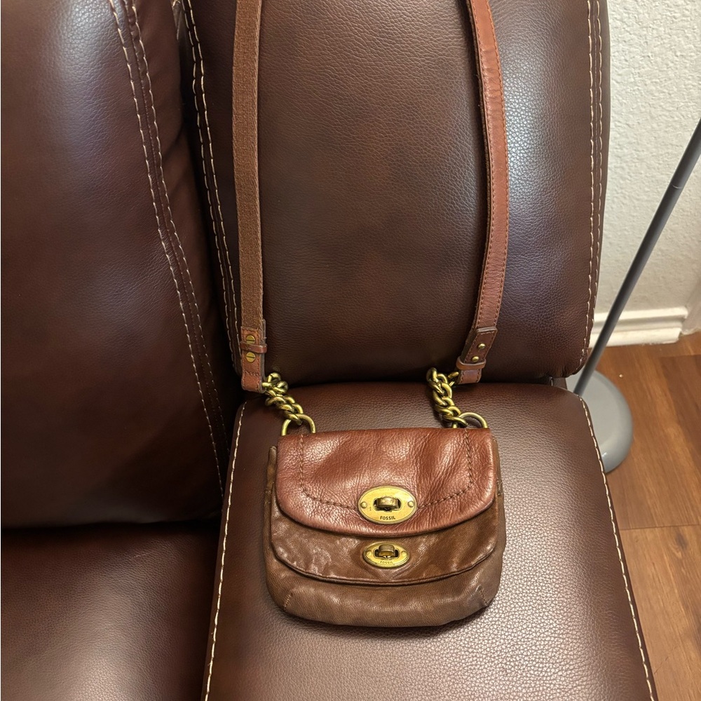 Elegant Brown Crossbody Bag with Gold Chain